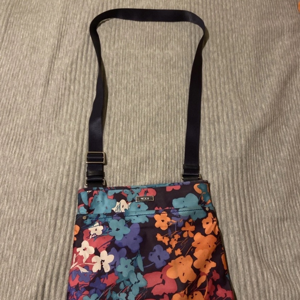 TUMI Floral Print Crossbody Bag Lightweight Travel Purse Shoulder Bag
